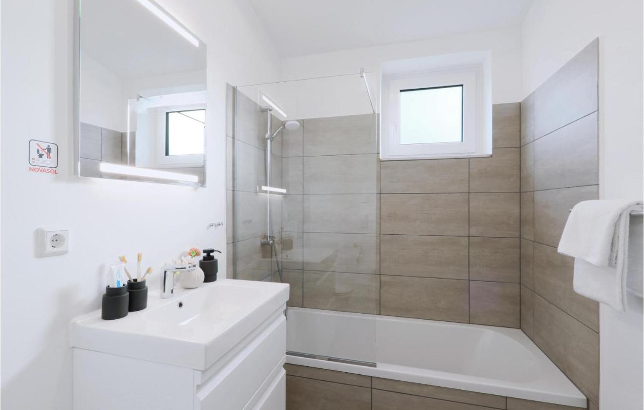 Stunning Home In Lembruch-Duemmer See With Wifi מראה חיצוני תמונה